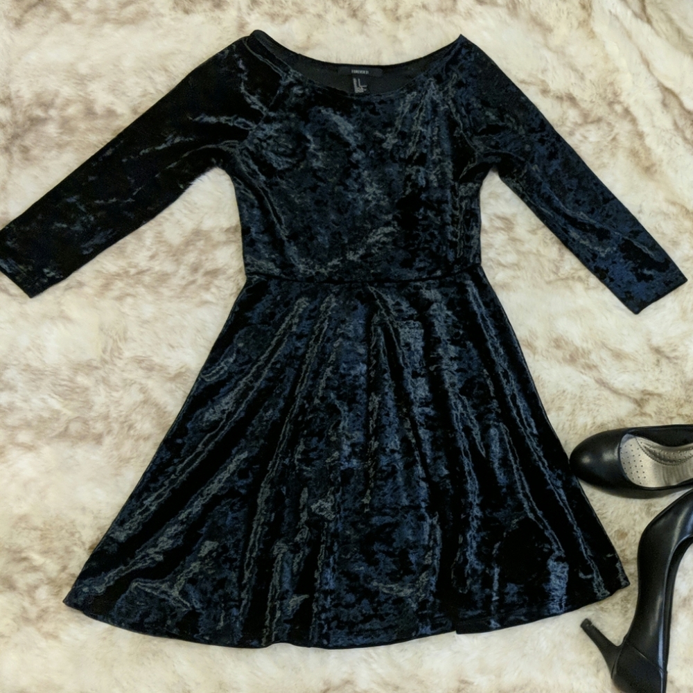 Gorgeous Crushed Velvet Dress 😍